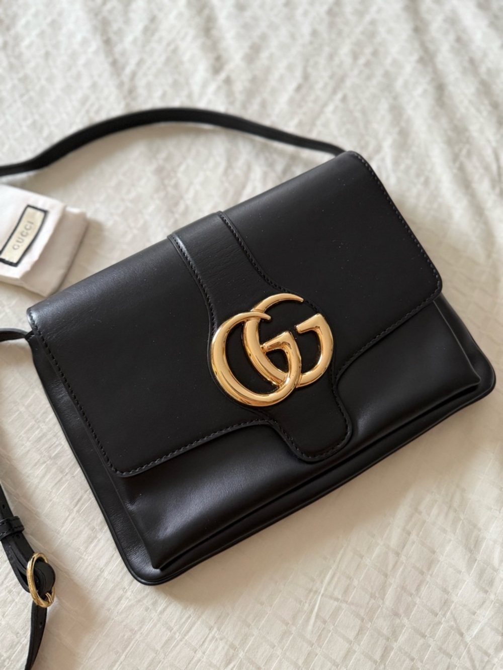 Arli Leather Shoulder Bag